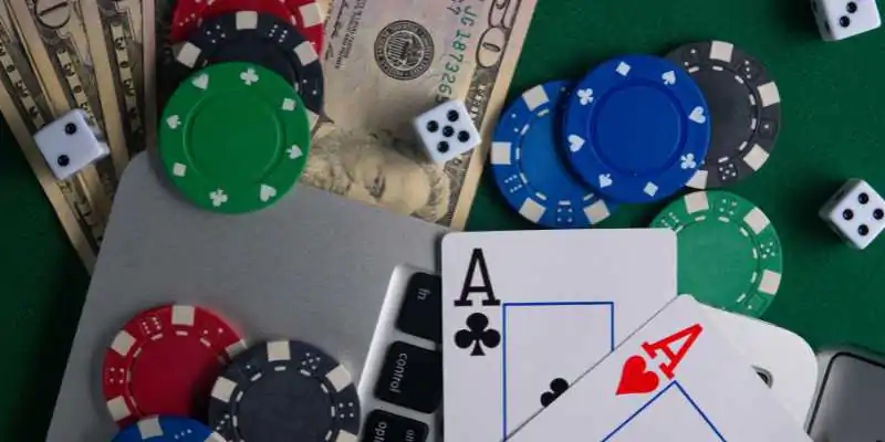 Trải Nghiệm Thú Vị Khi Tham Gia Các Bàn Poker Online